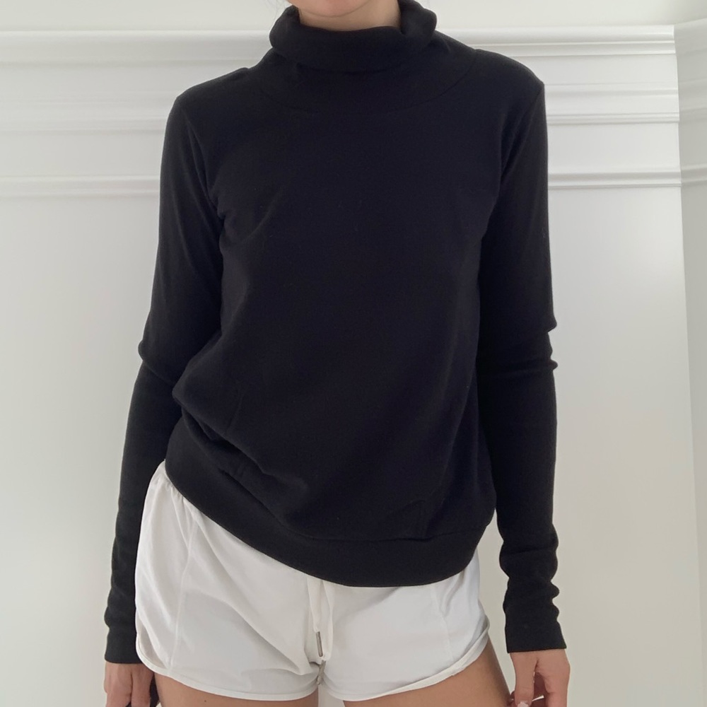 Alo Yoga Turtleneck